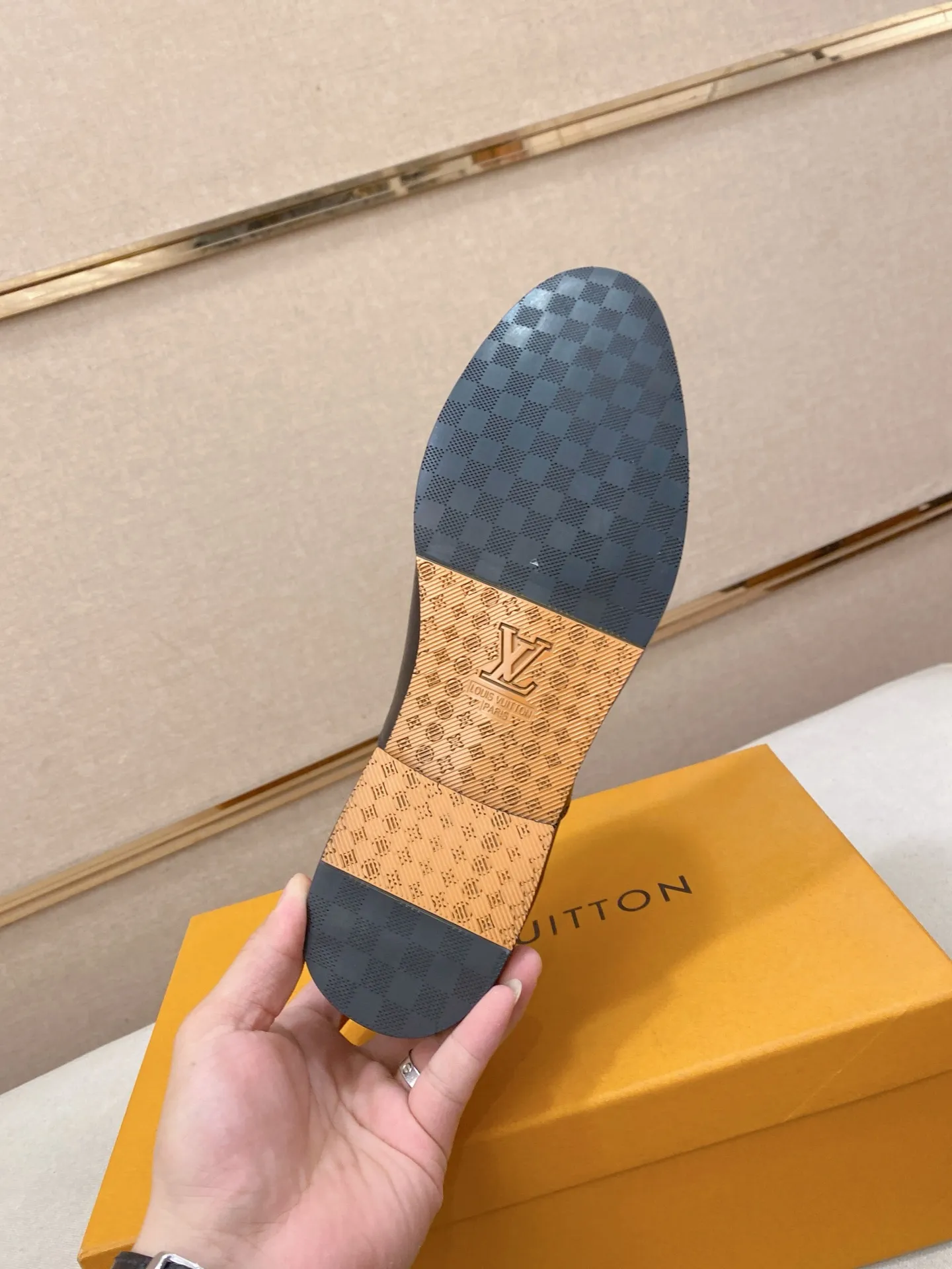Men's men's shoes 💰 520💰⚡️New models on the market⚡️ Louis Vuitton (Louis Vuitton/LV) casual, business formal wear! Made with pure Italian craftsmanship, the upper is made of first-layer cowhide, which is full of texture! The lining is cowhide and the original rubber leather shoe outsole. The style is atmospheric and comfortable! Positive code 38-44
